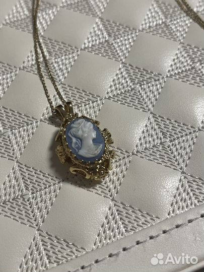 Золотая подвеска usa