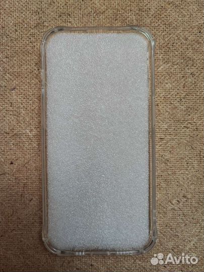 Силиконовый чехол на iPhone 14 pro