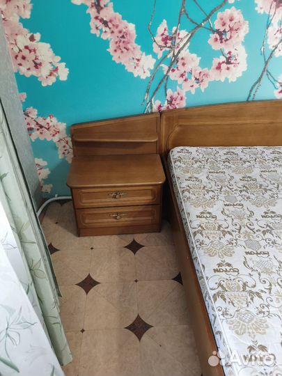 Продам спальный гарнитур