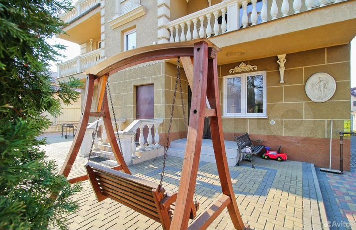 2-к. квартира, 60 м², 2/3 эт.