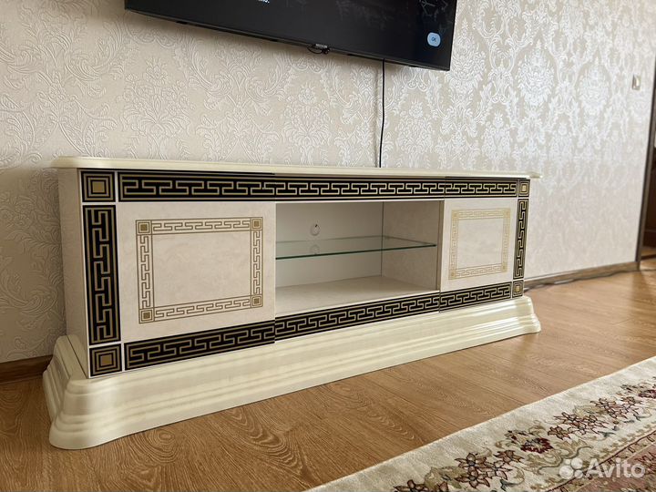 Тумба под телевизор