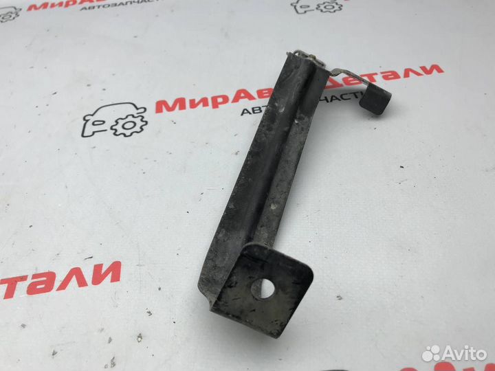 Кронштейн (крепление) Ford Escape 4 2020