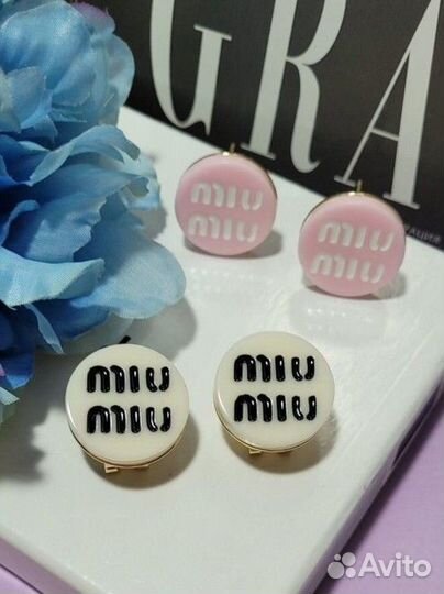 Стильные серьги Miu Miu