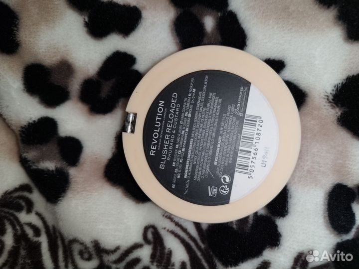 Revolution румяна
