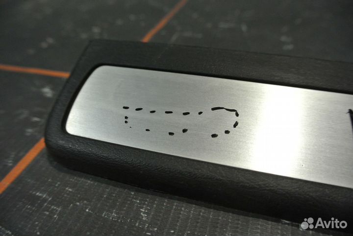 Накладка порога задняя - Infiniti QX56 Z62