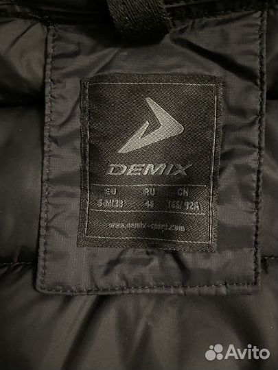 Продам женскую куртку Demix