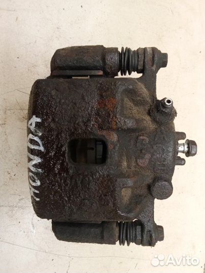 Суппорт тормозной передний правый Honda Airwave