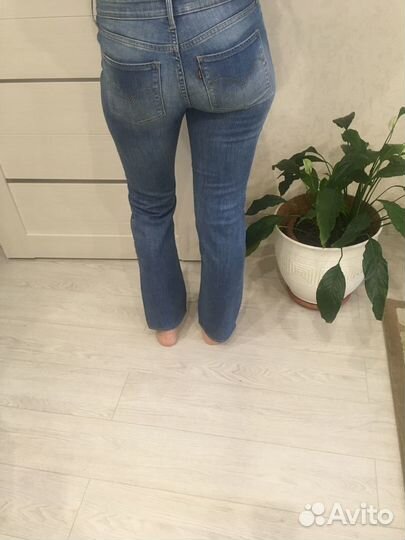 Джинсы женские levis