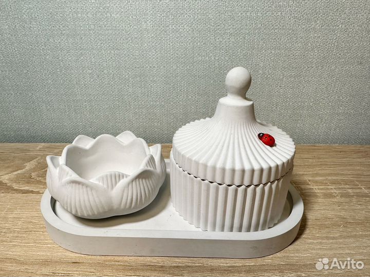 Декор, вазы, подставки, подсвечники