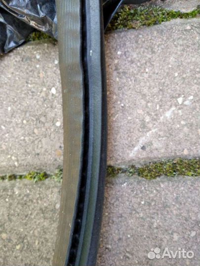 Уплотнительные резинки на двери автомобиля