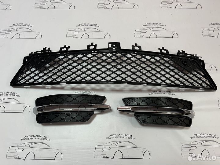 Комплект решеток бампера Mercedes W204 AMG рестайл