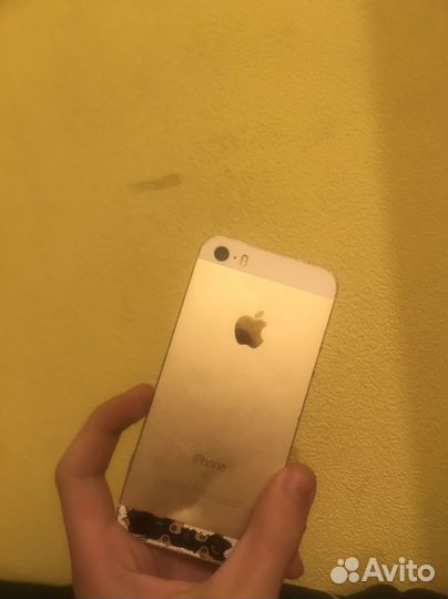 iPhone SE, 32 ГБ