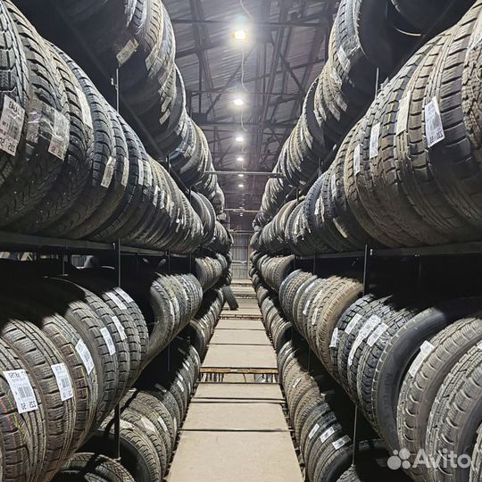 Bridgestone Ice Cruiser 7000 215/65 R16 94M