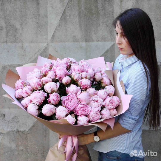 Букет цветов пионы