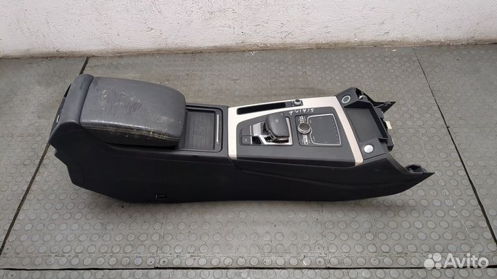 Консоль салона Audi Q5, 2017