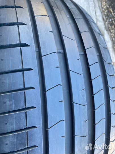 Pirelli P Zero Luxury Saloon 275/45 R20