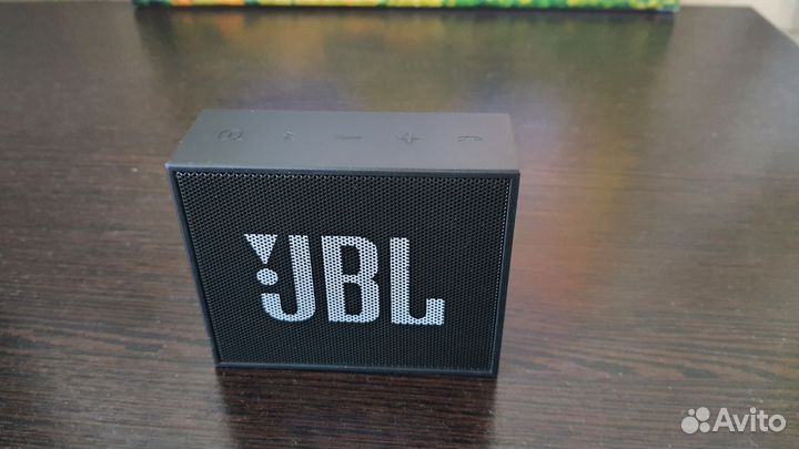 JBL GO