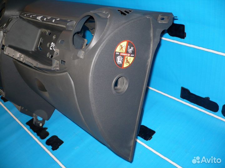 Renault Sandero Панель приборов б/у. оригинал