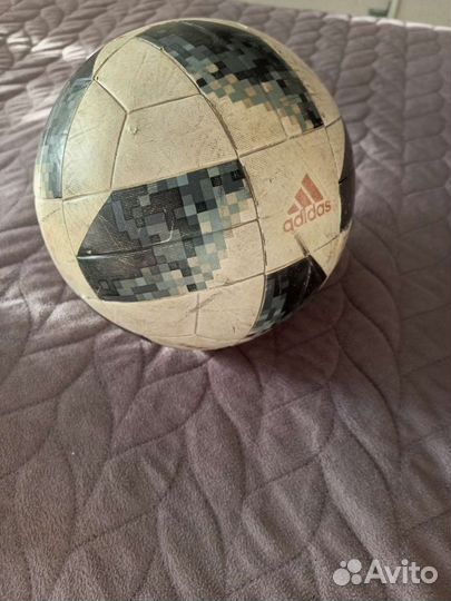 Футбольный мяч adidas telstar fifa 2018