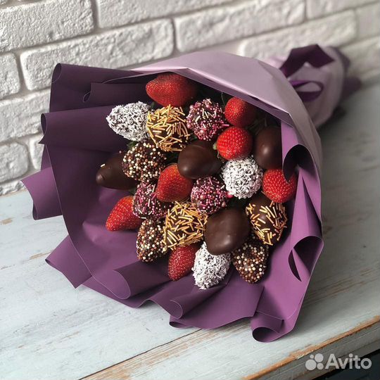 Клубника в шоколаде букеты