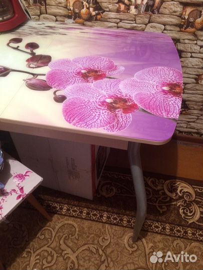 Стол обеденный