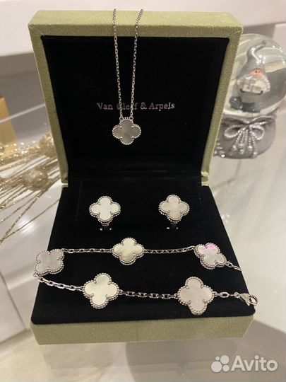 Золотые серьги van cleef