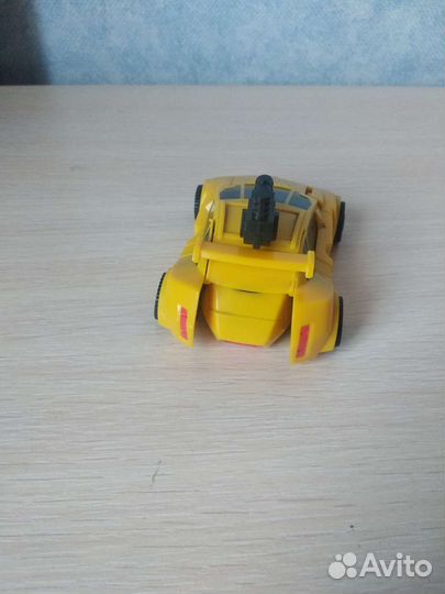 Автобот Бамблби из коллекции 