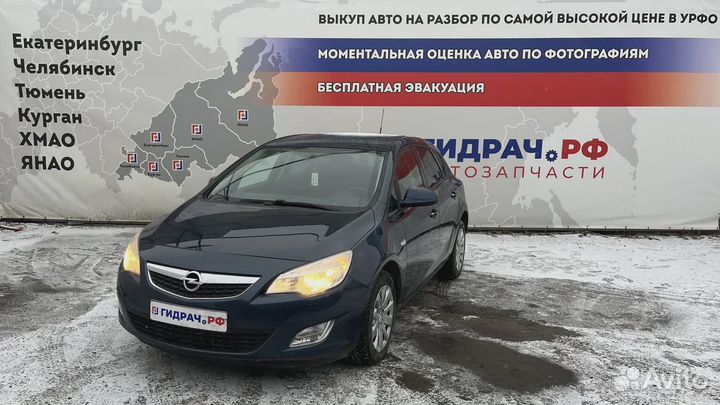 Воздухозаборник Opel Astra (J) 13307080