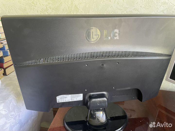 Монитор 70 гц