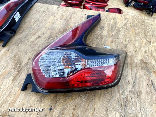 Правый фонарь Nissan Juke Ниссан Жук 2014-2019