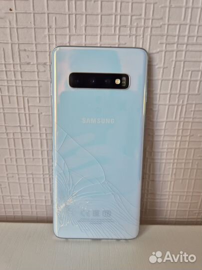 Samsung Galaxy S10, 8/128 ГБ