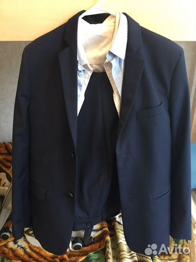 Школьный костюм