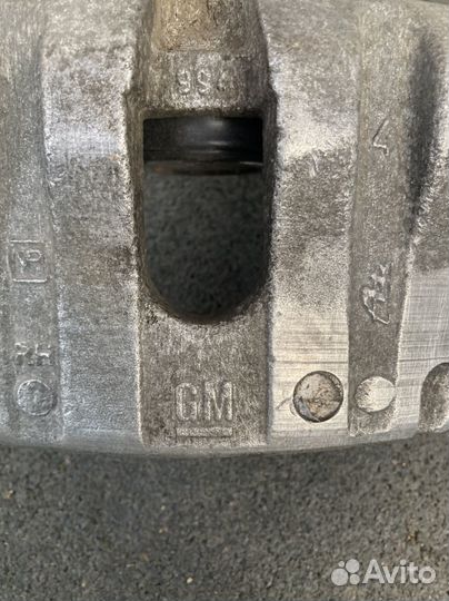 Задний правый суппорт Opel
