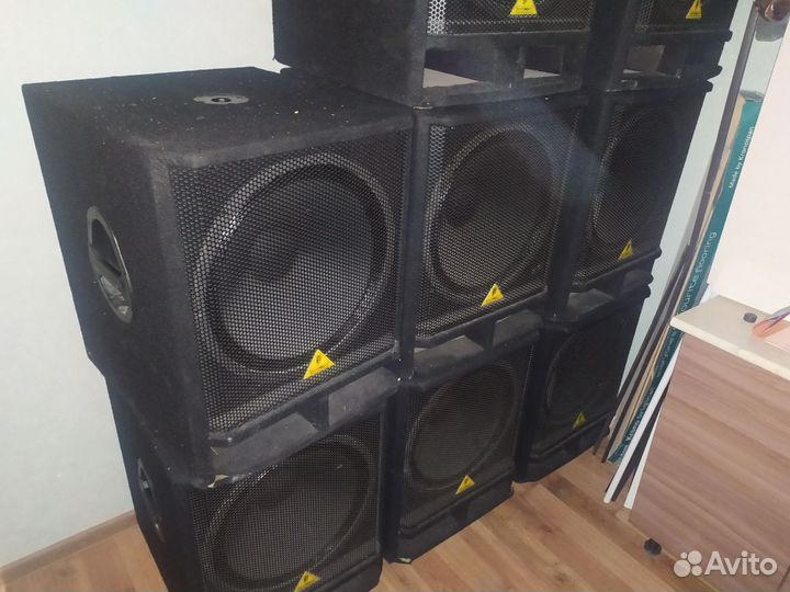 Акустическая система behringer eurolive VP1800S
