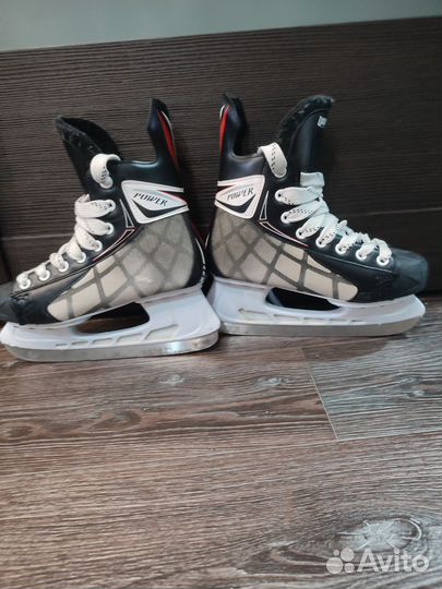 Коньки хоккейные