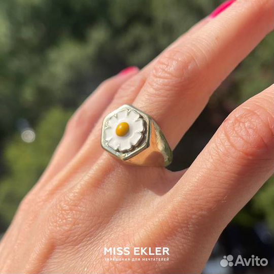 Кольцо с цветком от Miss Ekler