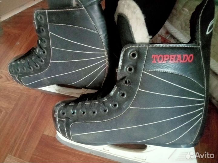 Коньки хоккейные