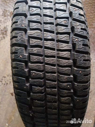 Cooper Weather-Master S/T 215/65 R15 96T