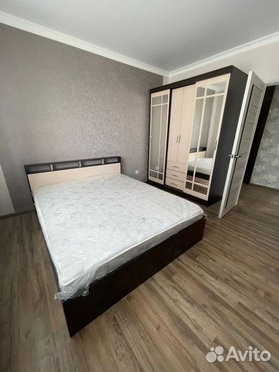 Кровать двуспальная