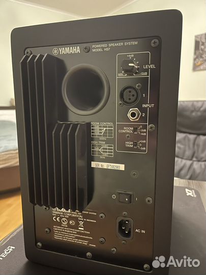 Активный студийный монитор Yamaha HS7