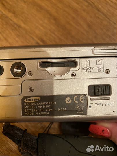 Видеокамера Samsung VP-D107i