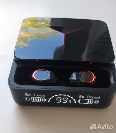 Беспроводные наушники с кейсом и экраном