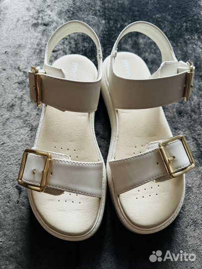 Сандалии для девочки