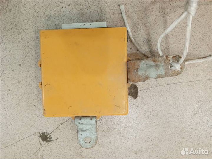 Блок управления Toyota Land Cruiser 100 1998-2007