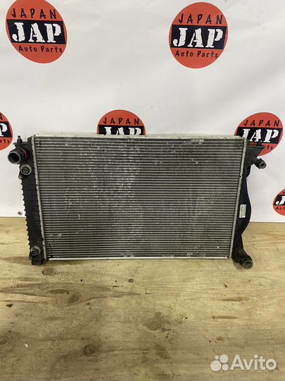 Радиатор охлаждения Audi A6 C6 4F