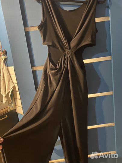 Комбинезон с разрезами