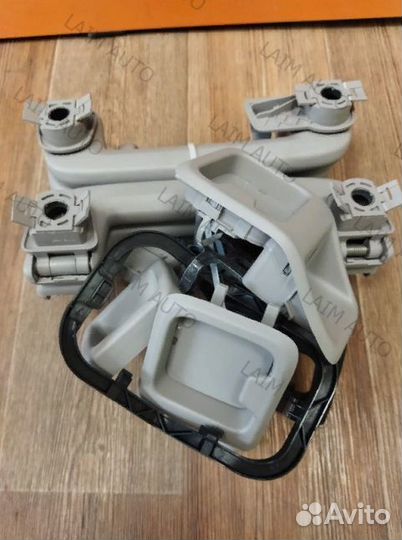 Ручки внутренние потолочные в комплекте Volvo V70