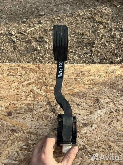 Педаль газа Peugeot 206