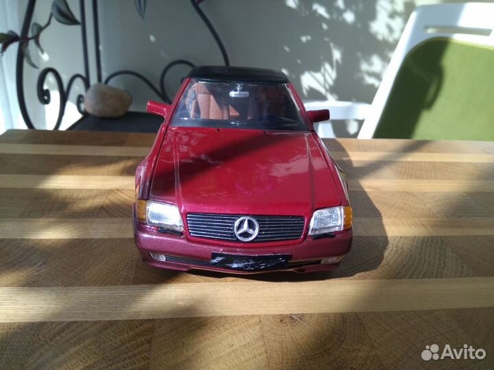 Mercedes Benz 500 SL W 129, 1/18, Revell