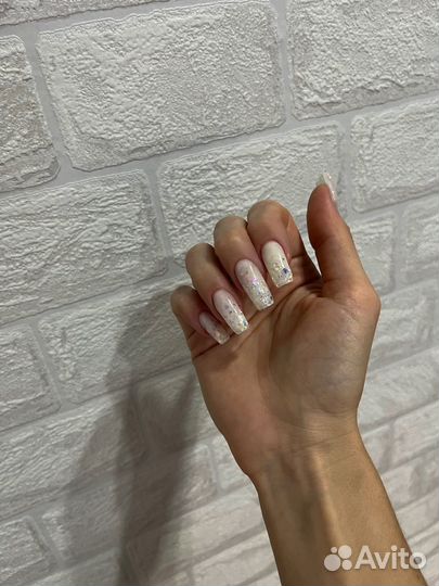 Маникюр, наращивание ногтей